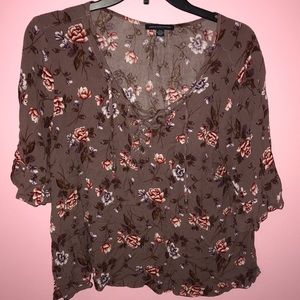 American eagle floral quarter sleeve top